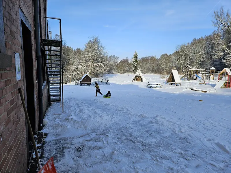 Cours du vieux moulin enneigée